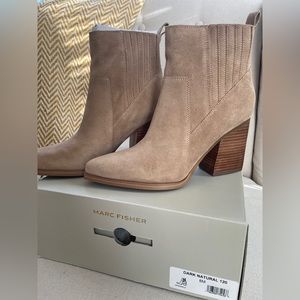 New Marc Fisher suede ankle boots size 8